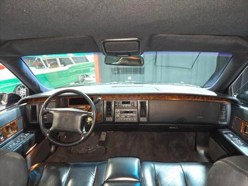 1994 Cadillac Fleetwood Standard