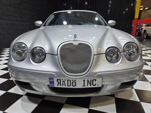 2005 Jaguar S-Type 4.2L V8 R