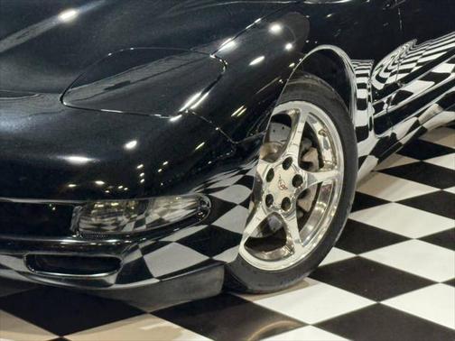 2004 Chevrolet Corvette Base