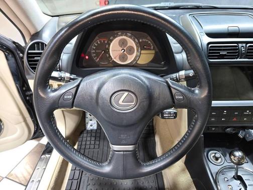2002 Lexus IS 300 Base