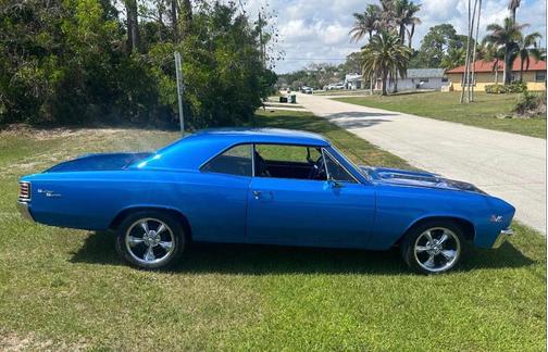 Blue 1967 Chevrolet Chevelle BIG BLOCK 454 - 12 BOLT - AC - DUAL EXHAUST