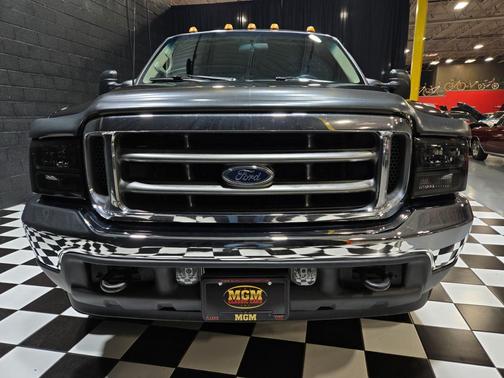 Black Clearcoat 2001 Ford F-250 Lariat