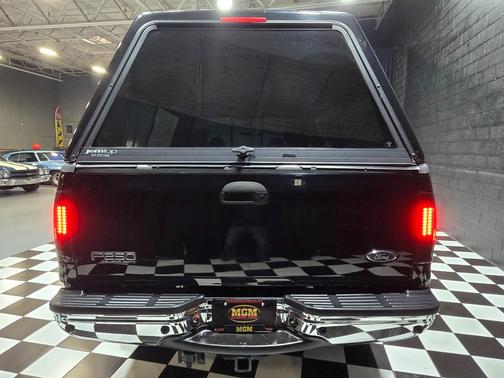 Black Clearcoat 2001 Ford F-250 Lariat