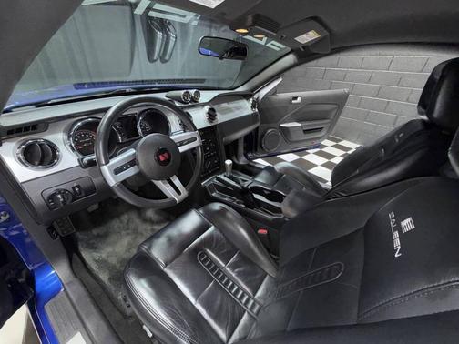 2005 Ford Mustang Base