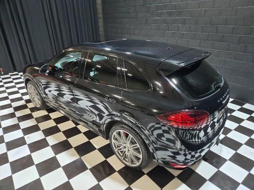 2013 Porsche Cayenne GTS