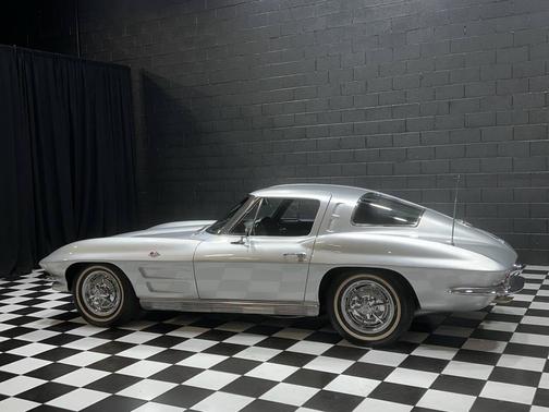 1963 Chevrolet Corvette Base
