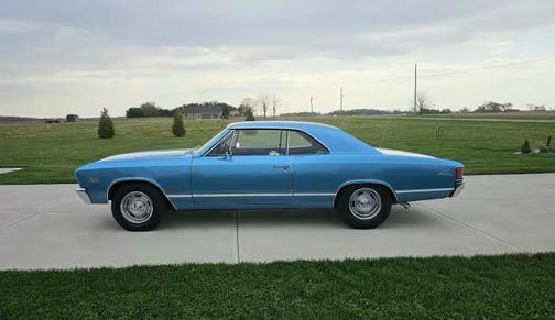 Blue 1967 Chevrolet Chevelle Malibu - 427 Big Block