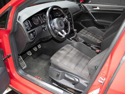 2019 Volkswagen Golf GTI 2.0T S 4-Door
