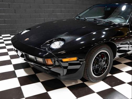 1979 Porsche 928 5 SPEED - FUN - NICE PAINT