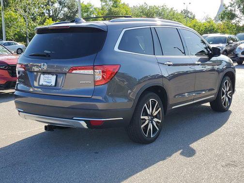 2022 Honda Pilot Touring 8-Passenger