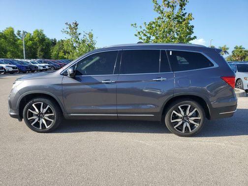 2022 Honda Pilot Touring 8-Passenger