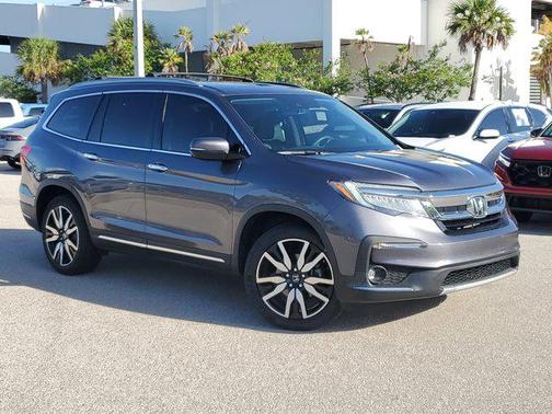 2022 Honda Pilot Touring 8-Passenger