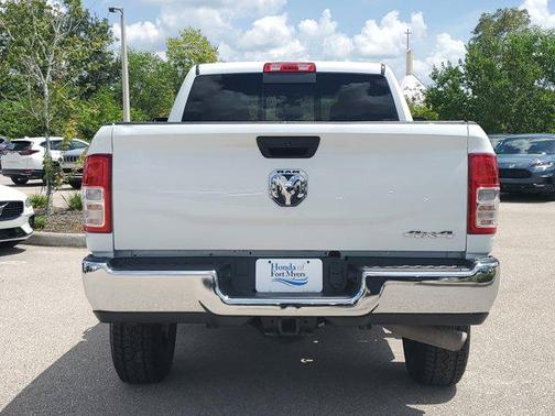 2024 RAM 2500 Tradesman Crew Cab 4x4 6'4' Box