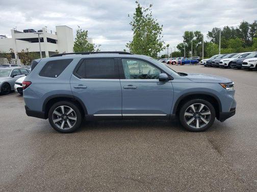 2025 Honda Pilot Touring 8-Passenger