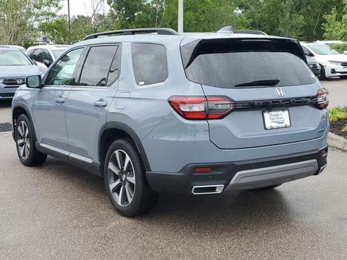 2025 Honda Pilot Touring 8-Passenger