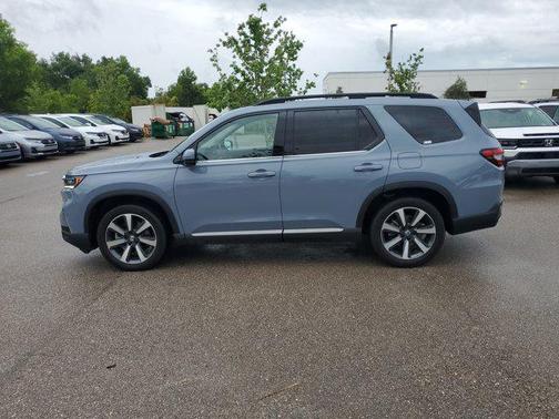2025 Honda Pilot Touring 8-Passenger