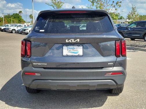2023 Kia Sorento LX