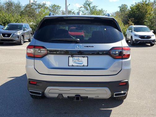 2025 Honda Pilot Touring 8-Passenger
