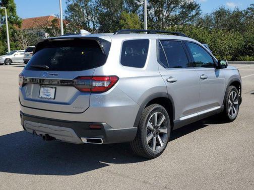 2025 Honda Pilot Touring 8-Passenger