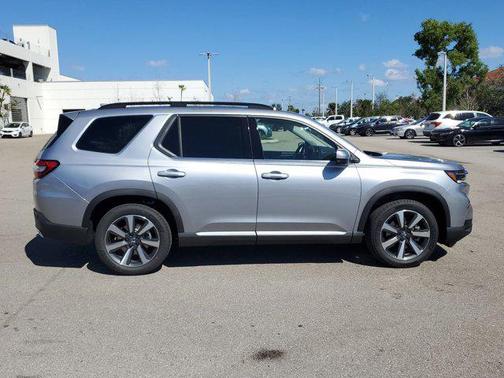2025 Honda Pilot Touring 8-Passenger
