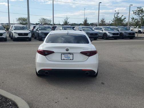 2017 Alfa Romeo Giulia Ti