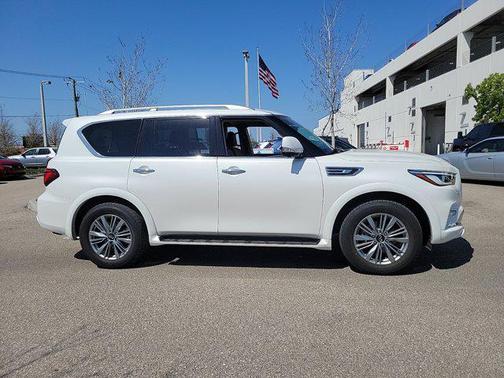 2024 INFINITI QX80 Luxe