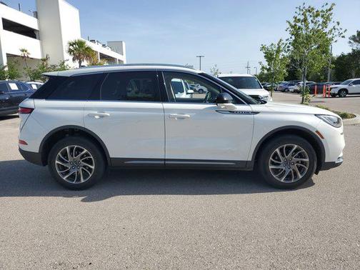 2022 Lincoln Corsair Standard