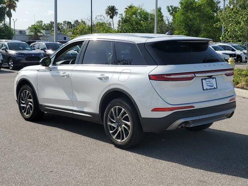 2022 Lincoln Corsair Standard