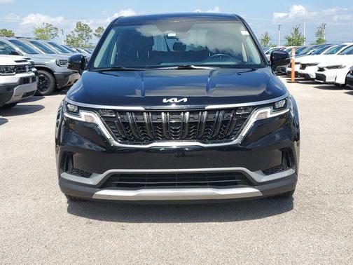 2023 Kia Carnival LX