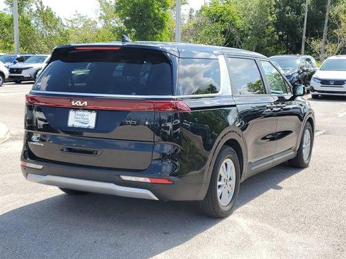 2023 Kia Carnival LX