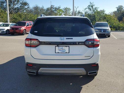 2025 Honda Pilot Touring 8-Passenger