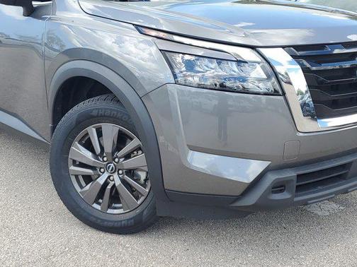 2024 Nissan Pathfinder S FWD
