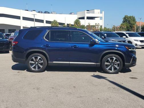 2025 Honda Pilot Touring 8-Passenger