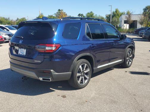 2025 Honda Pilot Touring 8-Passenger