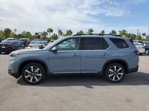 2025 Honda Pilot Touring 8-Passenger