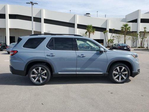 2025 Honda Pilot Touring 8-Passenger
