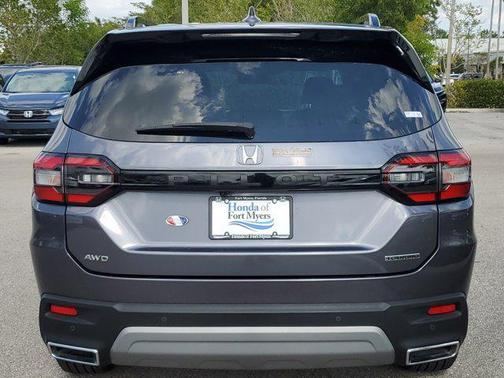 2024 Honda Pilot Touring 8-Passenger