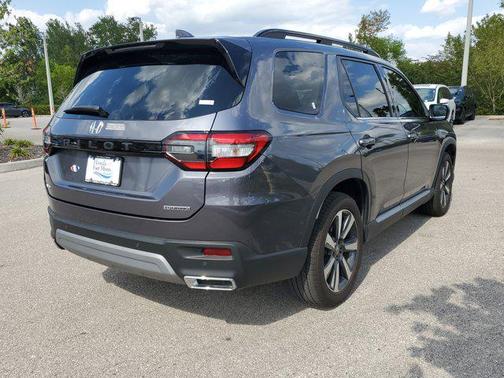 2024 Honda Pilot Touring 8-Passenger