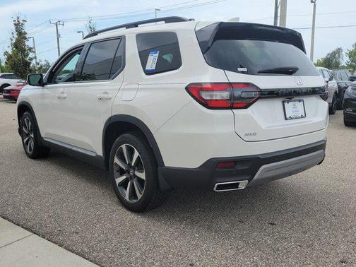 Platinum White Pearl 2025 Honda Pilot Elite