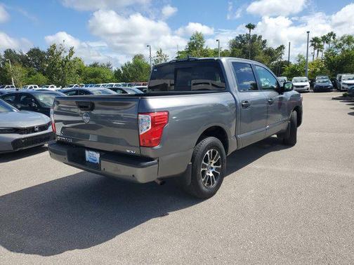 2023 Nissan Titan SV