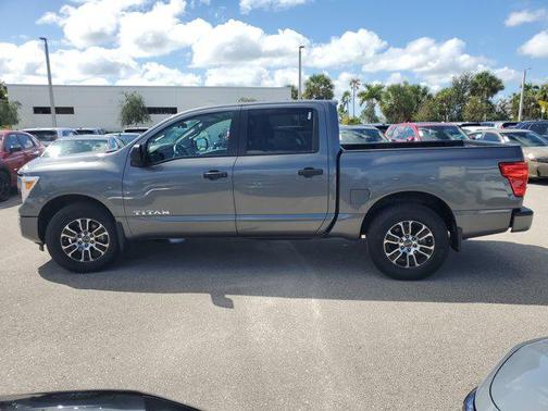 2023 Nissan Titan SV