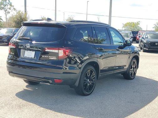 2022 Honda Pilot AWD Black Edition