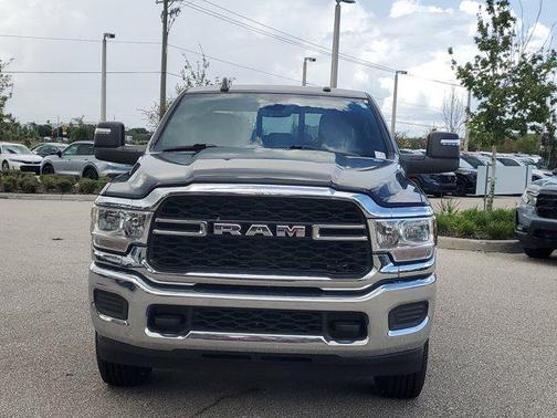 2024 RAM 2500 Tradesman Crew Cab 4x4 6'4' Box