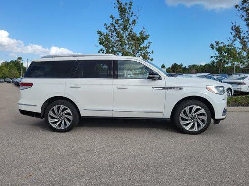 2023 Lincoln Navigator Reserve