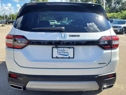 2025 Honda Pilot Touring 8-Passenger