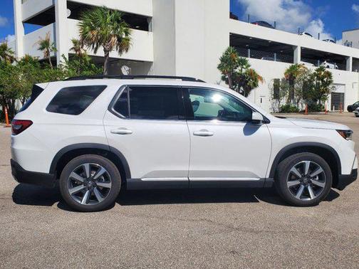 2025 Honda Pilot Touring 8-Passenger