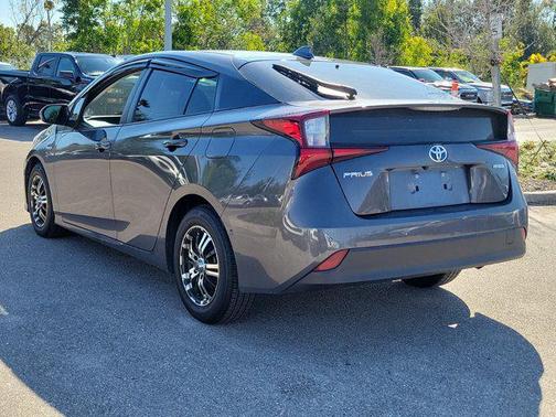 2022 Toyota Prius LE