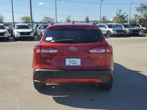 2023 Toyota Corolla Cross LE