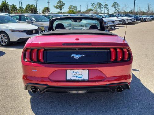 2022 Ford Mustang EcoBoost