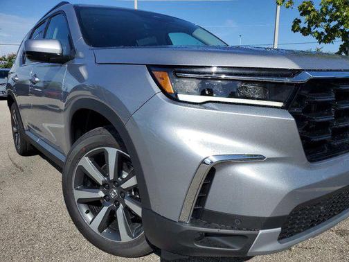 2025 Honda Pilot Touring 8-Passenger